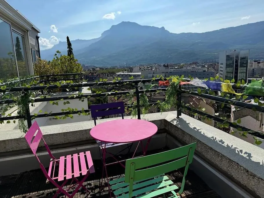 Le Rooftop Calme Et Terrasse A 1 Minute De La Gare غرونوبل